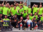 В Red Bull Racing празднуют победный дубль