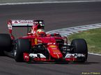 Эстебан Гутьеррес на тестах Pirelli за рулём Ferrari, адаптированной под технический регламент 2017 года