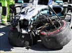 Машина Валттери Боттаса после аварии