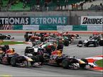 Старт Гран При Малайзии: Феттель выходит в лидеры