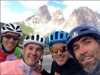 Фернандо Алонсо вместе с друзьями тренируется в Доломитовых Альпах