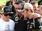 Эрик Булье с гонщиками Lotus