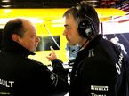 Ник Честер (справа) и Фредерик Вассёр, руководитель команды Renault F1
