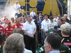 На церемонии собрались гонщики Формулы 1 и руководители команд