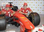 Гонщики Скудерии и игрушечная Ferrari