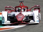 Антонио Джовинацци за рулём машины Dragon Penske на тестах в Валенсии, фото пресс-службы Формулы E