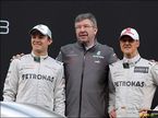 Росс Браун и гонщики Mercedes AMG