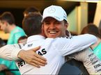 Нико Росберг принимает поздравления с победой в Гран При Австралии