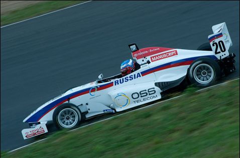 Дмитрий Суранович на трассе Toyota Racing Series
