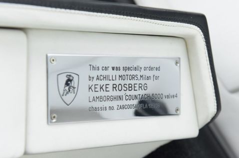Табличка в салоне, свидетельствующая о том, что именно Кеке Росберг в своё время заказал этот Lamborghini
