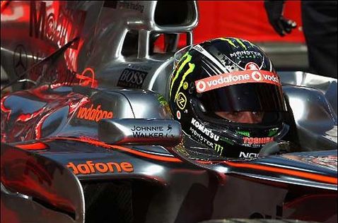 Джэми Уинкэп за рулем McLaren MP4-23