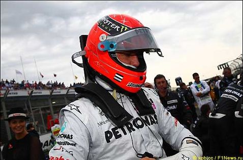 Михаэль Шумахер пере стартом Гран При Австралии