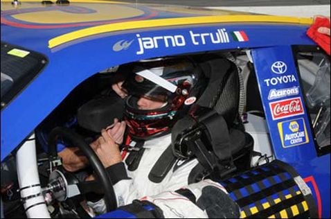 Ярно Трулли за рулем машины NASCAR, 2009 год