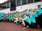 Команда Mercedes празднует победу и третье место в Гран При Монако 2015