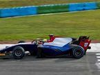 Арджун Маини за рулём машины Trident на шейкдауне Формулы 2 