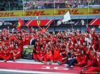 В Ferrari празднуют победу Леклера