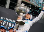 Алекс Палоу радуется титулу чемпиона IndyCar, фото пресс-службы серии