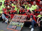 В Ferrari празднуют победу Шарля Леклера