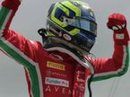 Оливер Берман, победитель воскресной гонки в Барселоне, фото Формулы 2