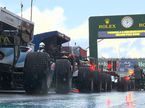 Машины Формулы 2 на пит-лейн автодрома в Зандфорте, фото пресс-службы Ф2