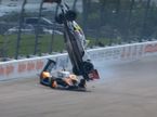 Авария на последнем круге гонки IndyCar в Айове