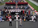 Фотосессия на тестах в Барселоне. Джонатан Палмер, Энди Соучек, гонщики и машины серии...