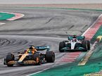 Машины McLaren и Mercedes на тестах в Барселоне