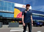 Макс Ферстаппен на базе Red Bull Racing в Милтон-Кинсе
