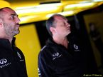 Сирил Абитебул (слева) и Фредерик Вассёр, гоночный директор Renault F1