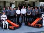 Гонщики, руководители и сотрудники McLaren-Honda