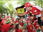 Фернандо Алонсо в детском лагере Ferrari 2013 Junior Summer Formula