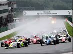 Старт суботней гонки Формулы 2 в Спа