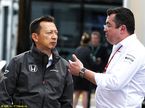 Эрик Булье (справа) и Юсуке Хасэгава, руководитель программы Honda в Формуле 1 