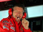 Росс Браун в униформе Ferrari, Имола 2005