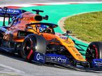 Новая машина McLaren на трассе в Барселоне