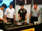 Дженсон Баттон и Роман Грожан на кухне в моторхоуме Pirelli