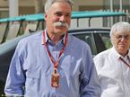Берни Экклстоун и Чейз Кэри, новый глава Formula One Group (слева)