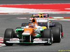 Нико Хюлкенберг сдерживает Марка Уэббера на Гран При Испании