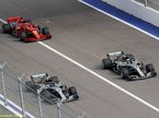 На старте Гран При России Себастьян Феттель не смог угнаться за машинами Mercedes