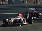 Red Bull и Ferrari на трассе в Бахрейне