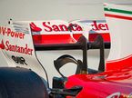 Т-образное крыло, плавник и Monkey Seat на машине Ferrari