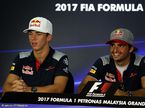 Пьер Гасли и Карлос Сайнс на пресс-конференции FIA в Сепанге
