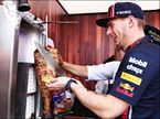 Макс Ферстаппен готовит такос Фото: Getty Images / Red Bull Content Pool