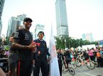 Льюис Хэмилтон дал старт велогонке в Куала-Лумпуре