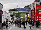 Моторхоумы команд Формулы 1 в паддоке Гран При Австрии
