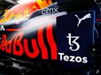 Логотип Tezos на машине Red Bull Racing