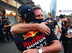 Кристиан Хорнер поздравляет Серхио Переса с победой в Гран При Азербайджана, фото пресс-службы Red Bull Racing
