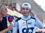 Лиам Лоусон даёт интервью телеканалу Sky Sports перед стартом Гран При Японии, фото XPB