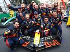 Макс Ферстаппен и его команда, фото Red Bull Racing