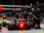 Команда Mercedes отрабатывает пит-стопы в Сингапуре, 2017 год
